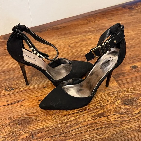 Chic Black Women's Heels - Picture 3 of 5